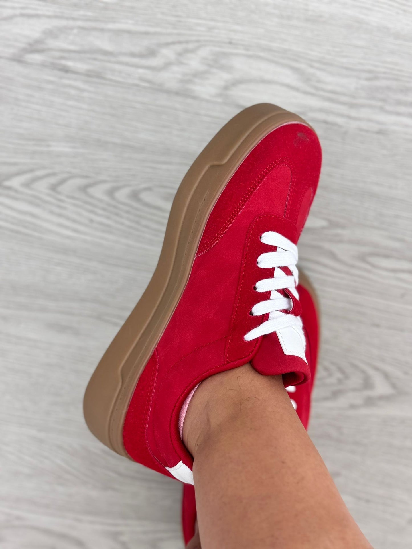 Zapato Deportivo Rojo