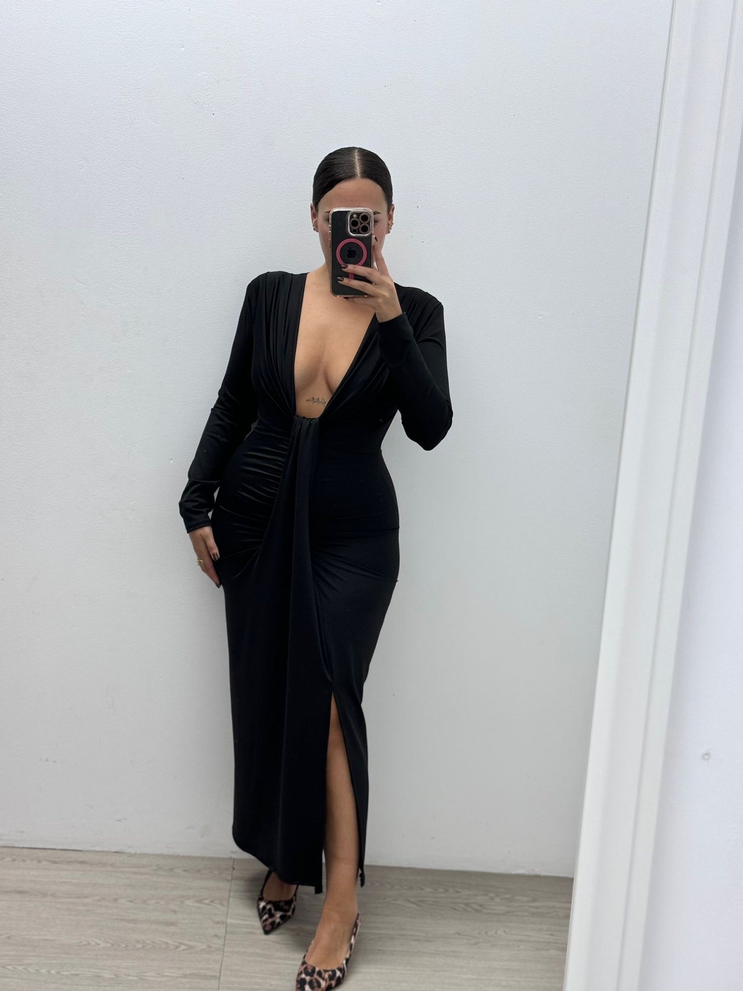 Vestido Negro Escote